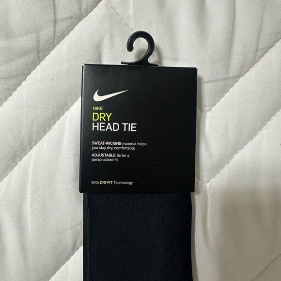 NIKE OS Dri-FIT Unisex Black White Logo Athletic Headband Tie - Picture 2 of 10